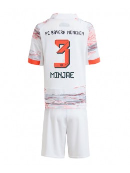 Otroški Nogometna dresi replika Bayern Munich Kim Min-jae #3 Gostujoči 2025-26 Kratek rokav (+ hlače)
